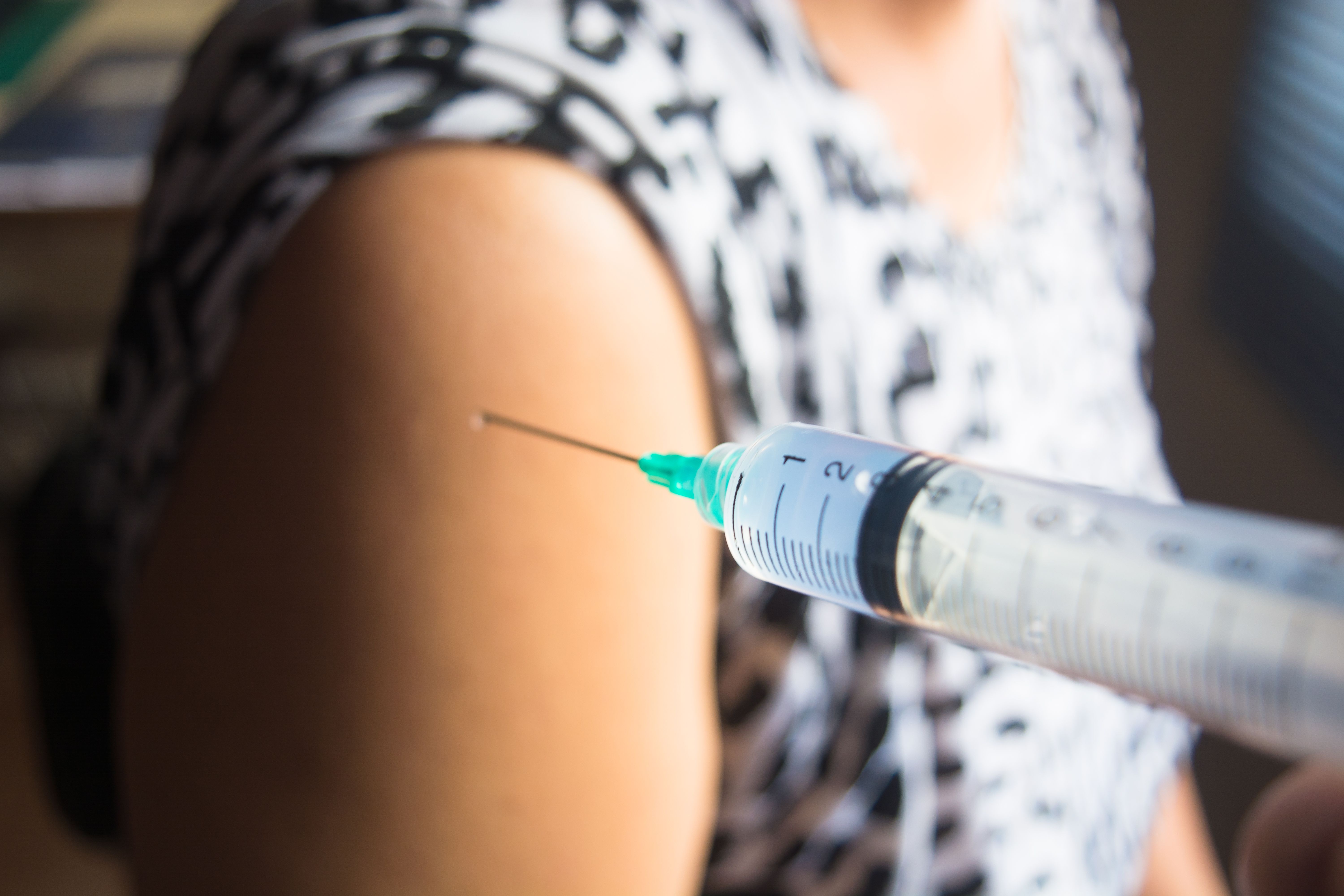 Amsterdam UMC vaccineert groep hoog-risicopatiënten